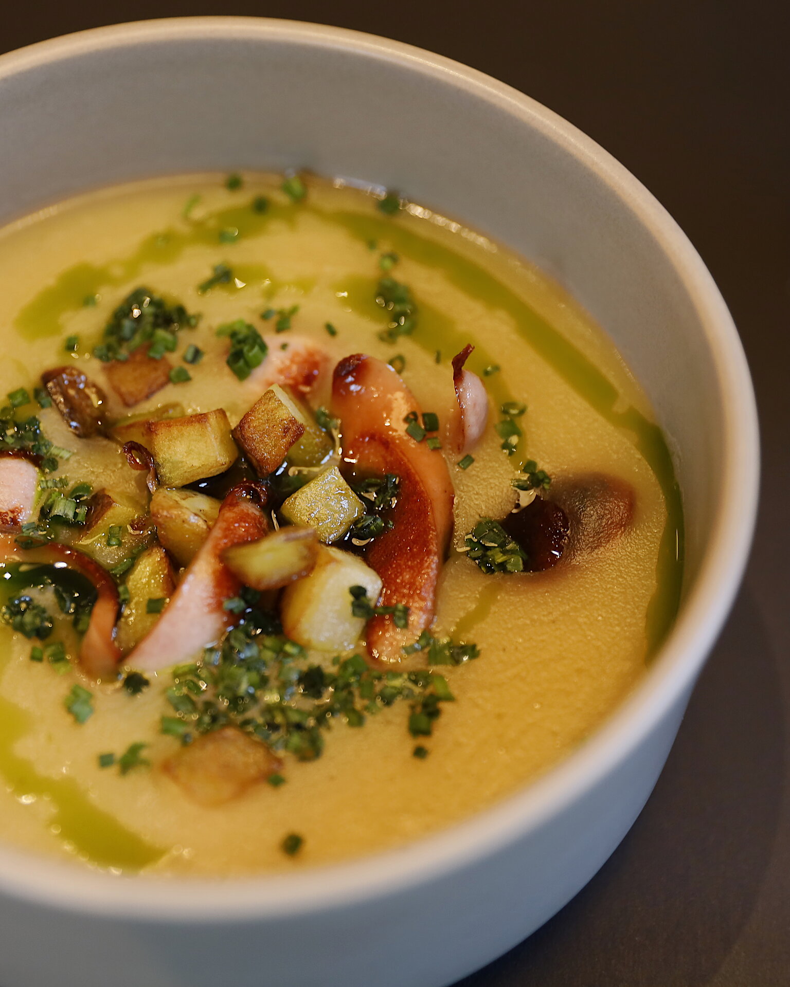 Creme Suppe mit Bacon und Kräutern